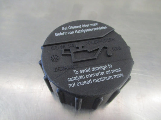 Volkswagen Transporter Genuine Oil Filler Cap New Part