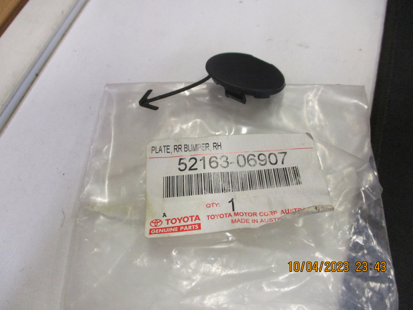 Toyota Camry Genuine Right Hand Rear Bumper Towing Hole Cover (Unpainted) New Part