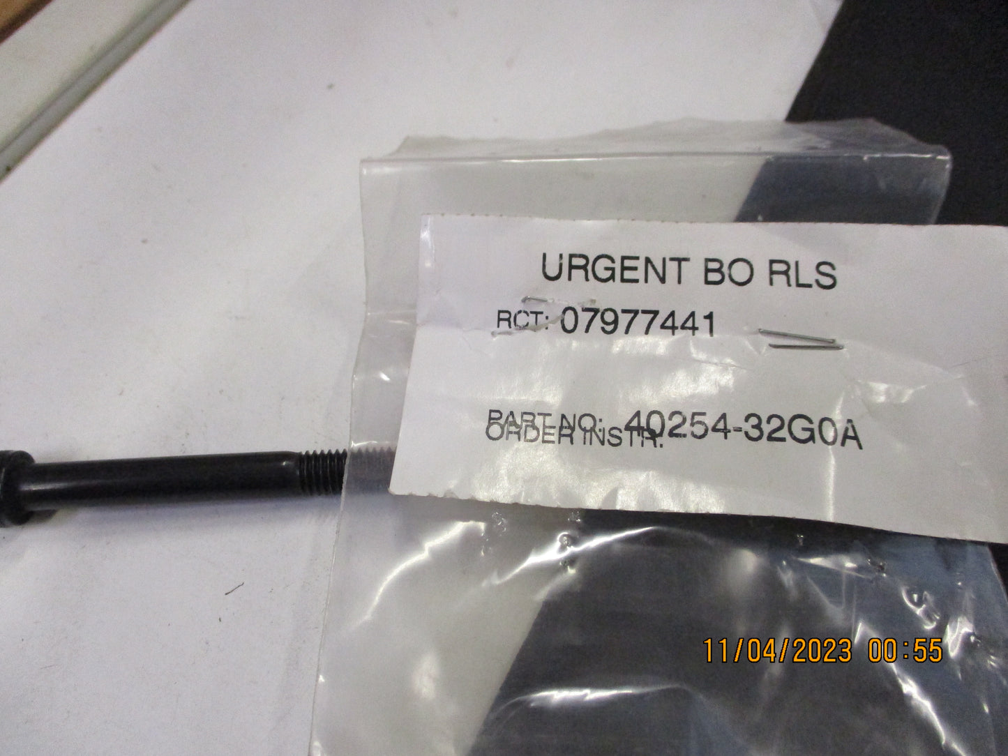 Nissan Navara D21 Genuine Free Wheel Hub Bolt New Part