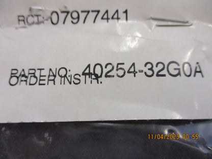 Nissan Navara D21 Genuine Free Wheel Hub Bolt New Part
