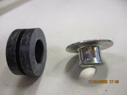 Nissan Y61 GU Patrol Genuine Air Cleaner Rubber Mounting New Part