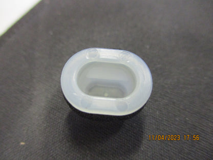 Nissan Juke-Murano-Pathfinder Genuine Wheel Opening Moulding Grommet New Part