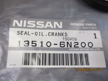Nissan-Infiniti Genuine Engine Crankshaft Oil Seal New Part