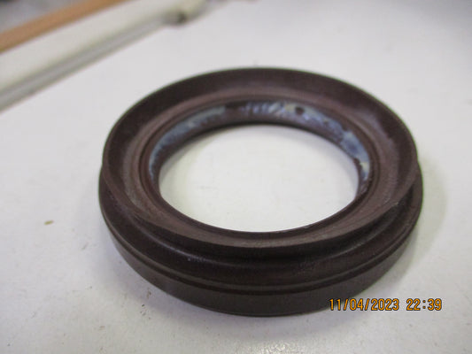 Toyota Prado-FJ Cruiser-Hilux-Surf Genuine Rear Transfer Case Out Put Seal New Part