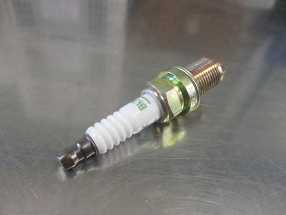 Nissan D21 Navara/Pathfinder/Quest Genuine Spark Plug New Part