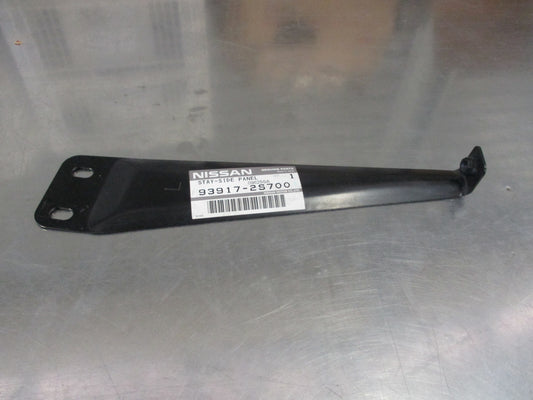 Nissan D22 Navara Genuine Left Hand Rear Lower Side Stay Panel New Part
