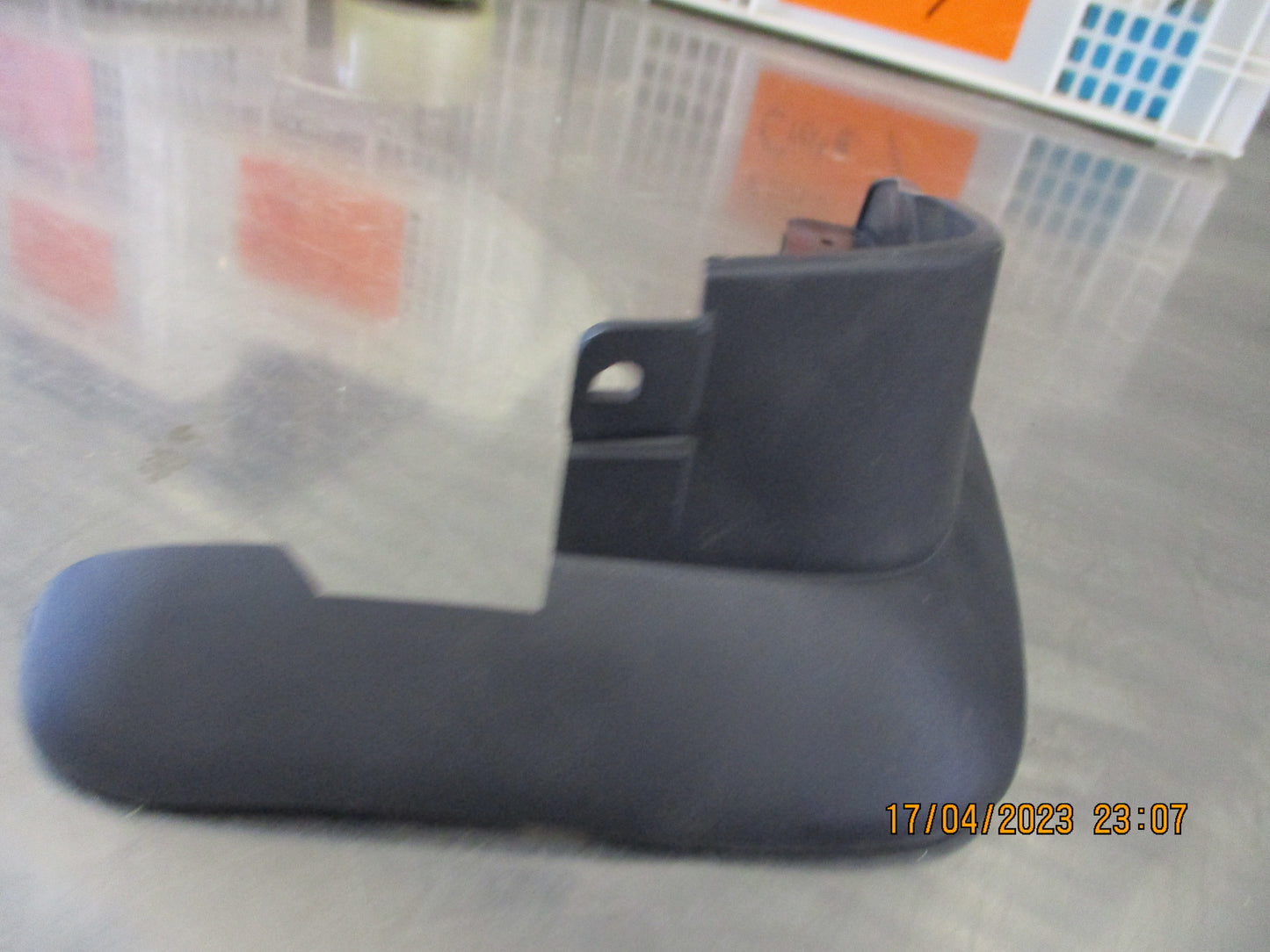 Nissan Genuine Right Hand Rear Mud Flap ( Model Unknown ) New Part