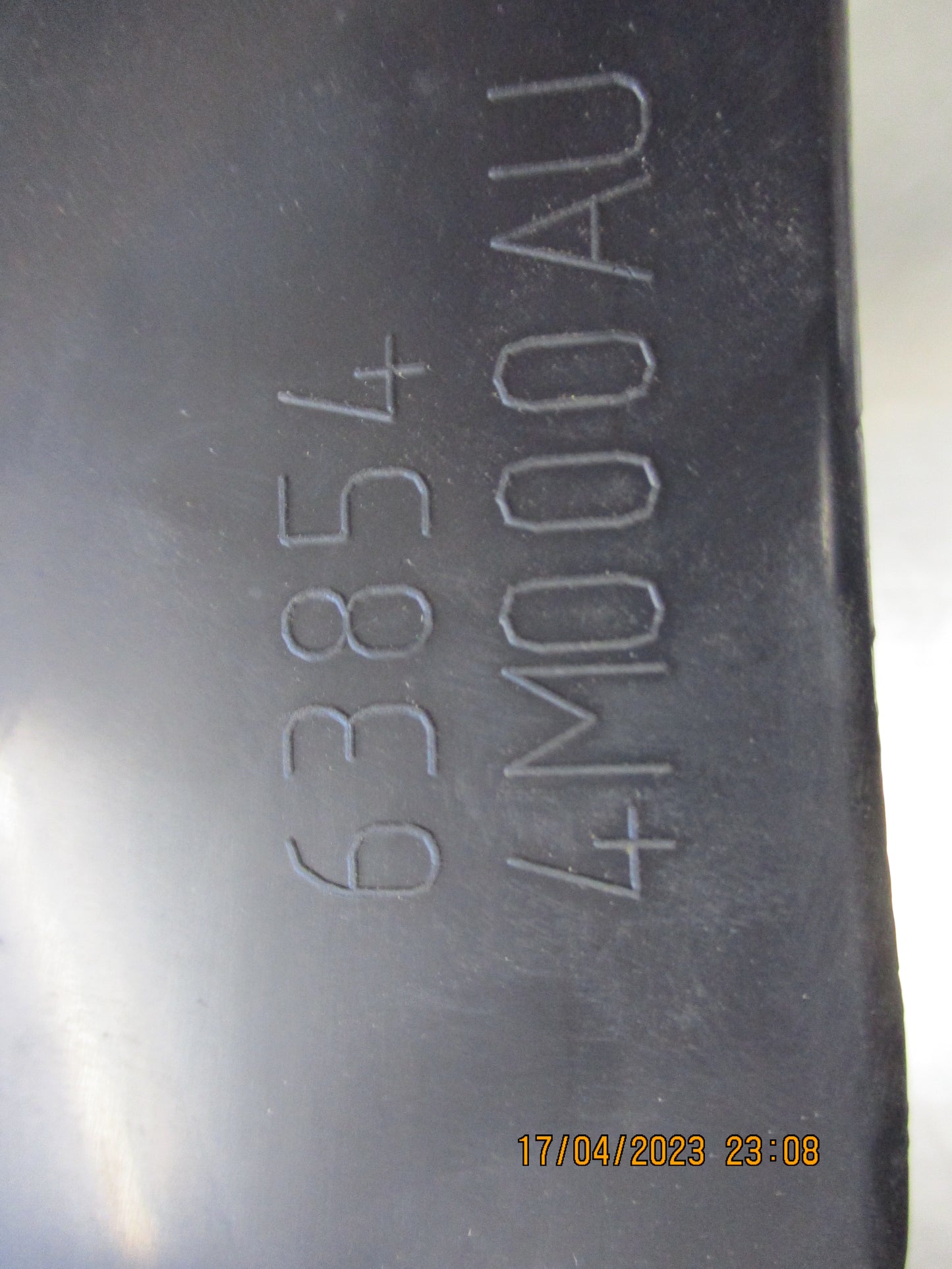 Nissan Genuine Right Hand Rear Mud Flap ( Model Unknown ) New Part