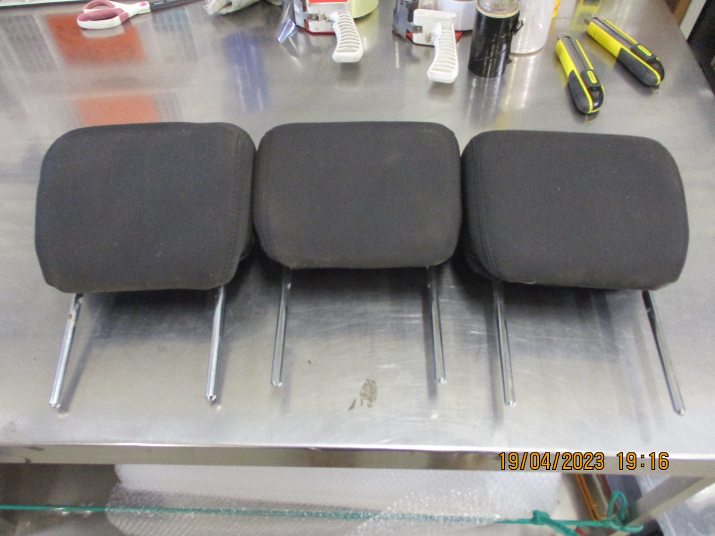 4 Head Rests Cloth Covers Need A Clean Used Part