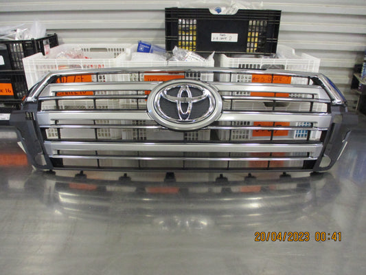 Toyota Landcruiser 200 Series Genuine Grille Assembly New Part