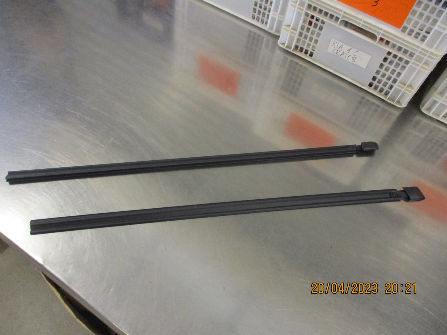 Holden Monaro Genuine Left And Right Rear Window Retainers New Part