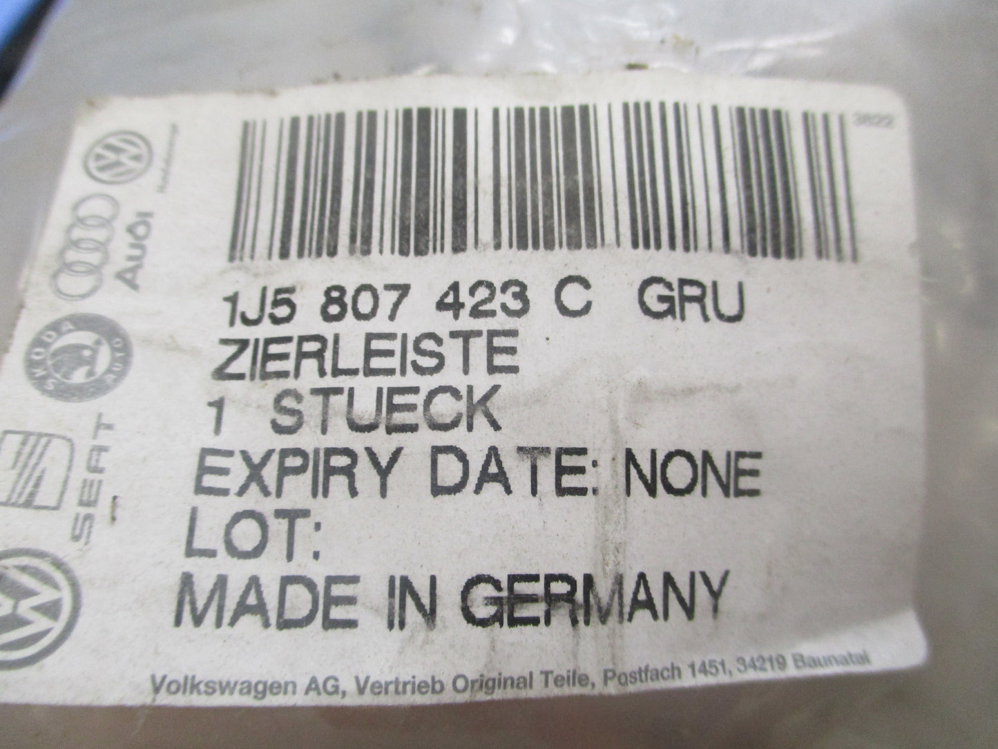 Volkswagen Jetta Genuine Rear Bumper Bar Trim Strip New Part