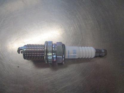 Nissan R50 Pathfinder Genuine Spark Plugs New Part
