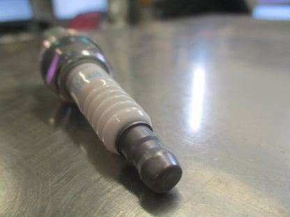 Nissan R50 Pathfinder Genuine Spark Plugs New Part