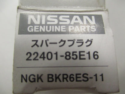 Nissan R50 Pathfinder Genuine Spark Plugs New Part