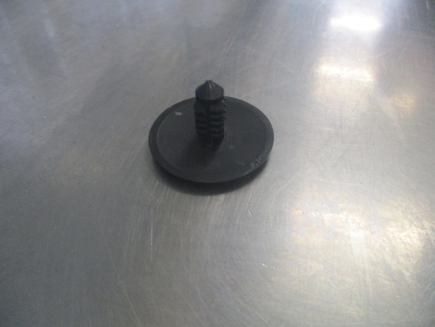 Holden Cadillac Genuine Insulation Retainer New Part