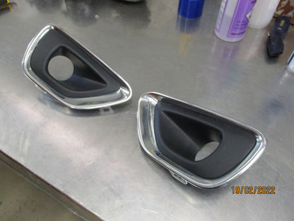 Jeep Grand Cherokee Front Right And Left Fog Light Grill Used VGC