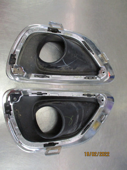 Jeep Grand Cherokee Front Right And Left Fog Light Grill Used VGC