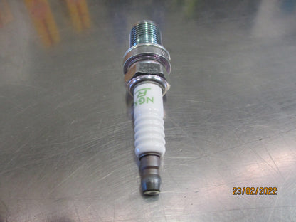 NGK Spark Plug Suits Nissan N15 Pulsar New Part