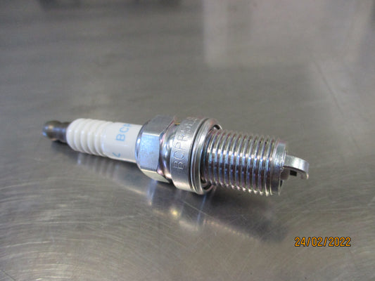 NGK Spark Plug Suits Citroen BX/Peugot 306/405/605 New part