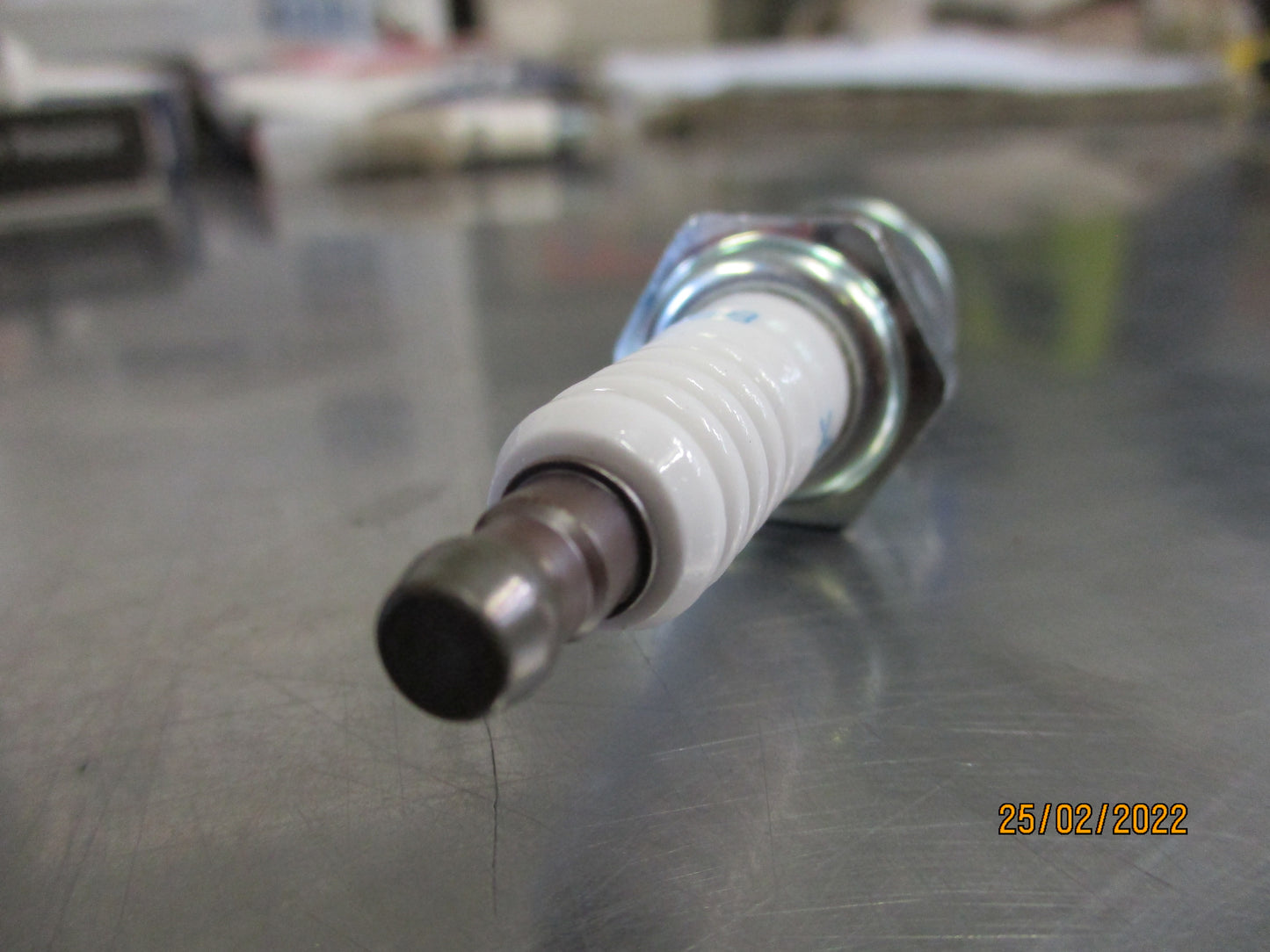Nissan Pulsar NX/Sunny/280ZX Genuine Spark Plugs New Part
