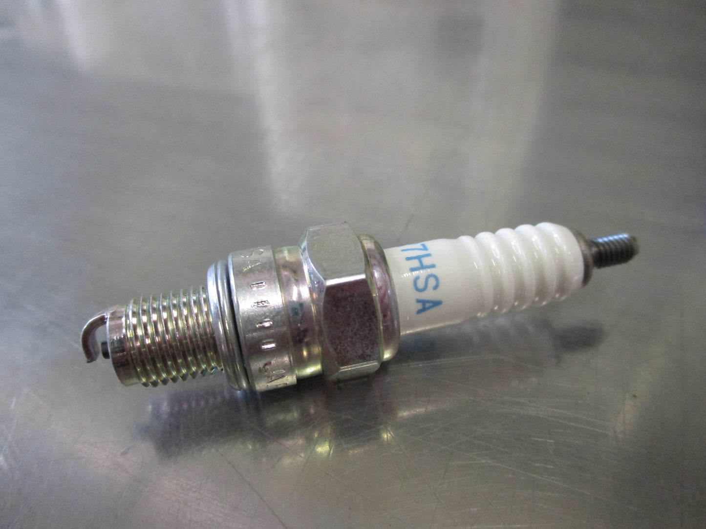 NGK Spark Plugs Suits Kawasaki/Honda/Suzuki Motor Bikes New Part