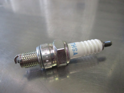 NGK Spark Plugs Suits Kawasaki/Honda/Suzuki Motor Bikes New Part