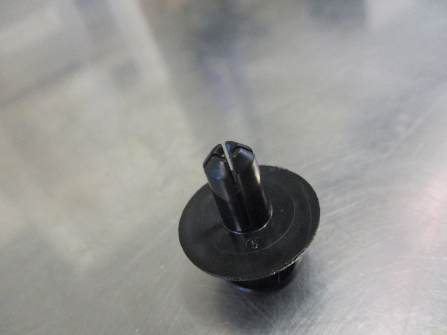 Subaru Forester/Impreza/Legacy/Outback Genuine Wheel Well Liner Retainer Clip New Part