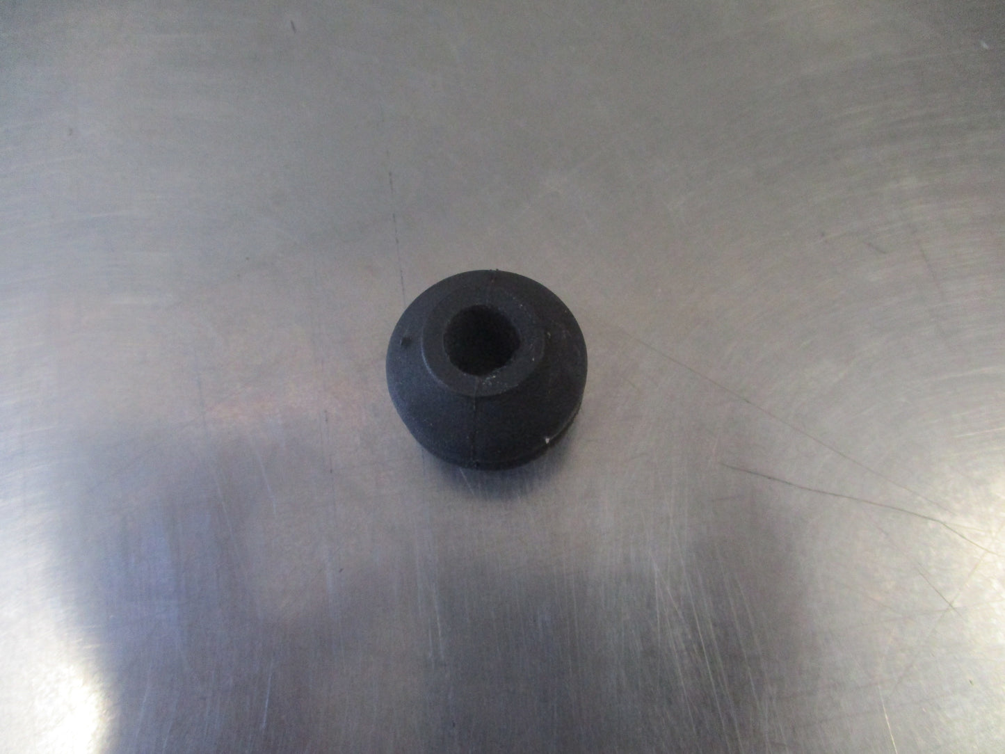 Ford AU Falcon Genuine Rubber Insulator Stabilizer New Part