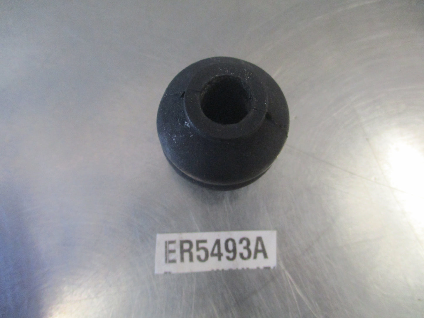 Ford AU Falcon Genuine Rubber Insulator Stabilizer New Part