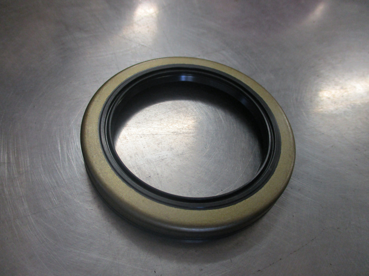 Mazda BT-50/B2200/B2500/B2600 Genuine Outlet Oil Seal