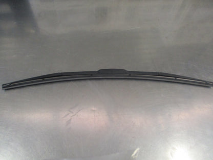 Holden Acadia Genuine Drivers Front Wiper Blade 600mm  New Part