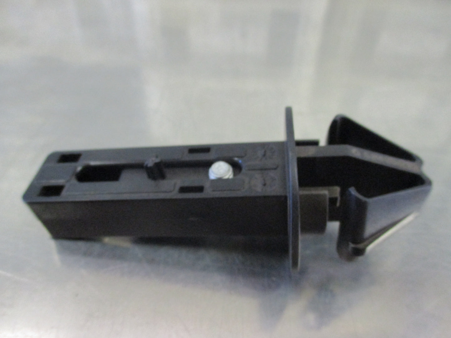 Mercedes Benz C-Class Genuine Front Side Headlight Bracket Mount New Part