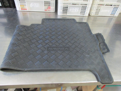 Nissan Navara D40 STX Genuine Rear 1 Piece Rubber Floor Mat New Part