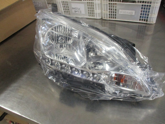 Nissan B17 Pulsar Genuine Right Hand Headlight New Part