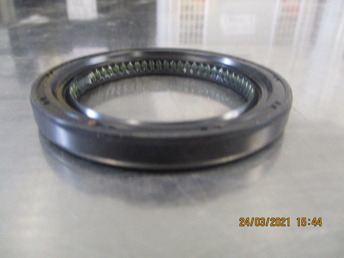 Nissan Suits Various Models Genuine Transfer Case Output Shaft Seal New Part