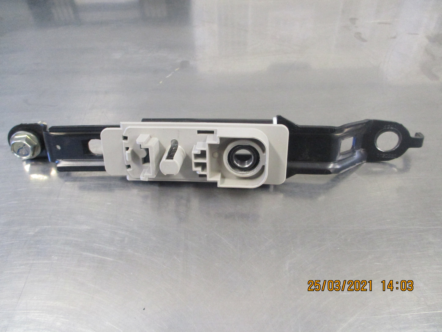 Nissan Navara NP300 Genuine Seat Belt Adjuster New Part