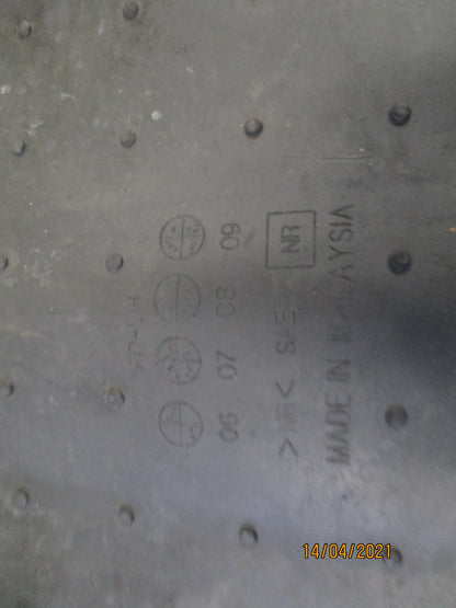 Isuzu Genuine Passengers Rubber Floor Mat Suitable for Various Trucks