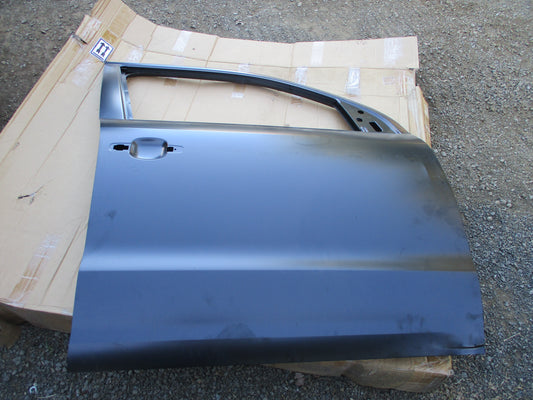 VW Amarok Genuine Front Right Hand Door Panel Assy New Part Slight Damage See Ad