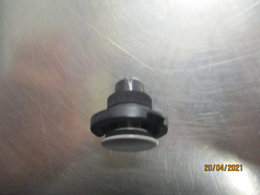 Subaru Forester/Impreza/WRX Genuine Sill Skirt Mould Clip New Part