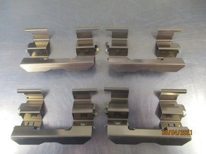 Mitsubishi MK Triton Genuine Front Brake Clip Set New Part