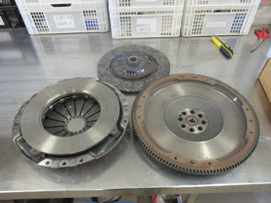 Isuzu NPR70 Genuine Clutch Plate/Pressure Plate and Flywheel New Part