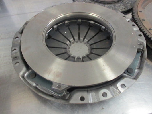 Isuzu NPR70 Genuine Clutch Plate/Pressure Plate and Flywheel New Part