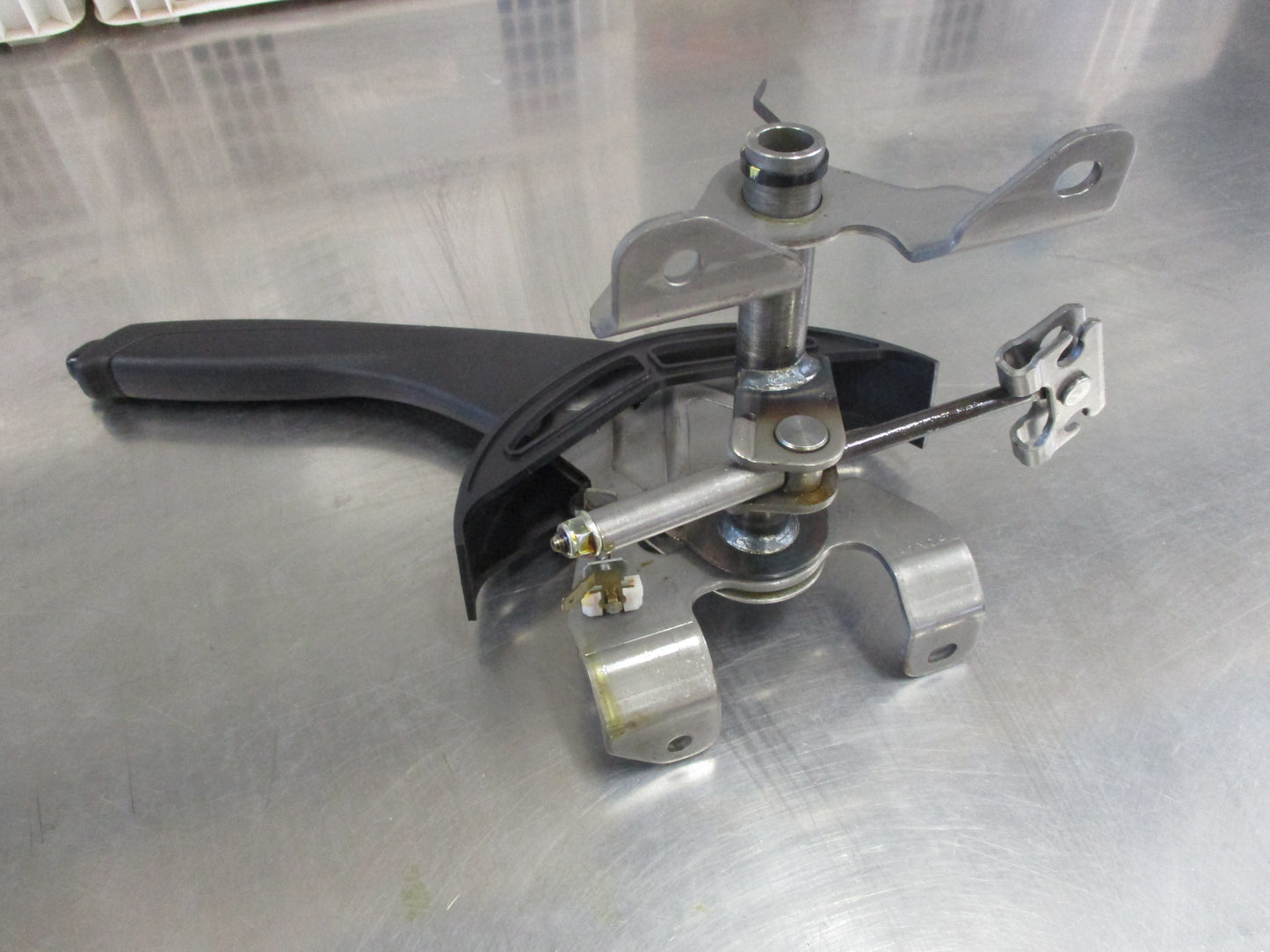 Holden RG Colorado Genuine Handbrake Lever Assembly New Part