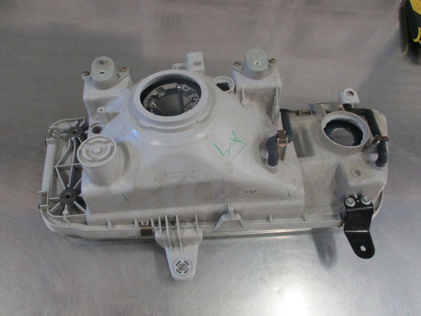 Isuzu N-Series Truck Genuine Right Hand Headlight Unit New Part