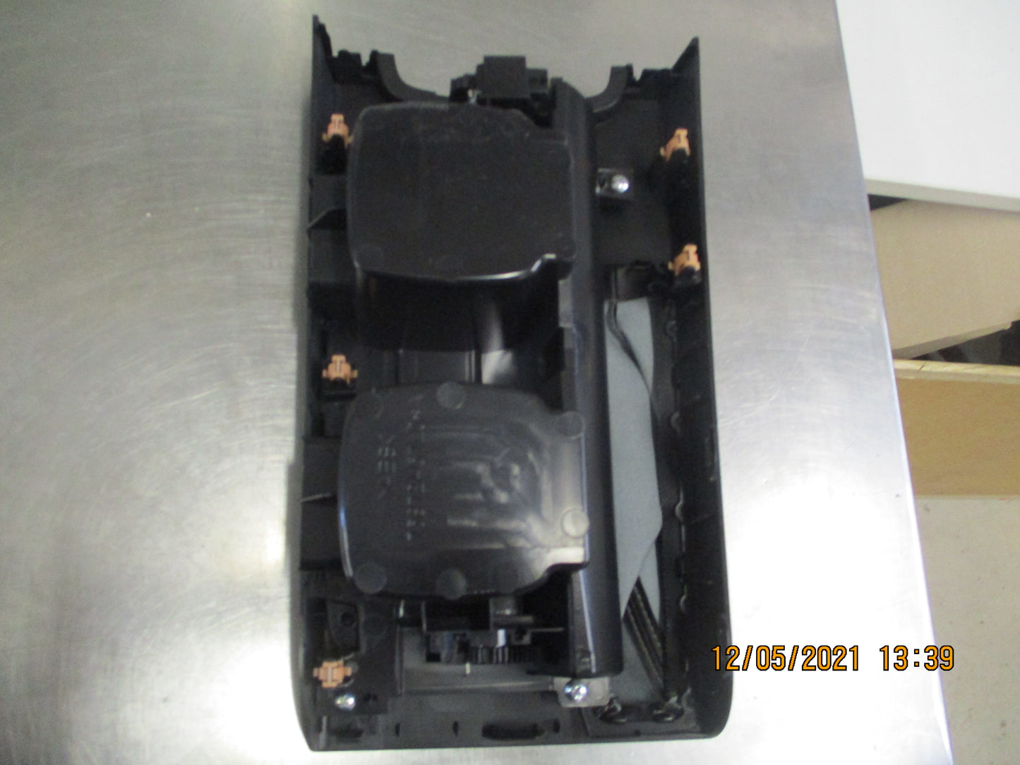Suzuki Kizashi Genuine Brake Boot And Cup Holder Centre Console New Part