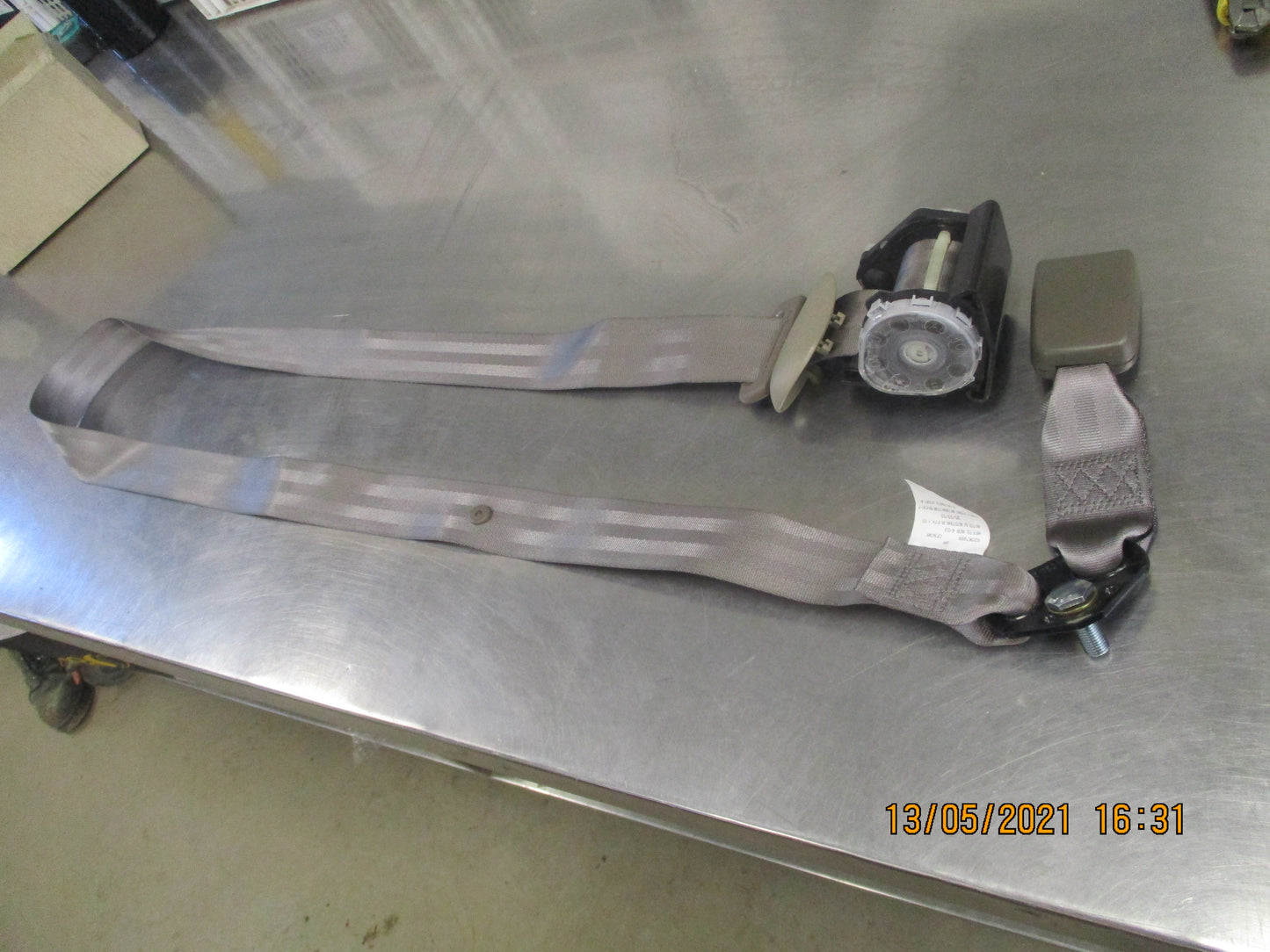 Holden WK Statesman Genuine Centre Seat Belt With Buckle New Part