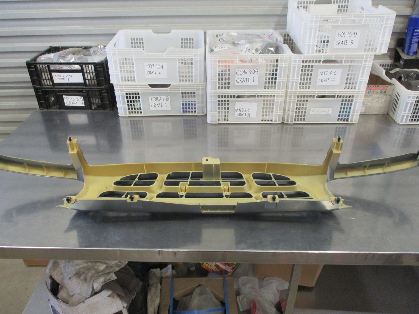 Holden TF Rodeo Genuine R9/R10 Radiator Grille New Part