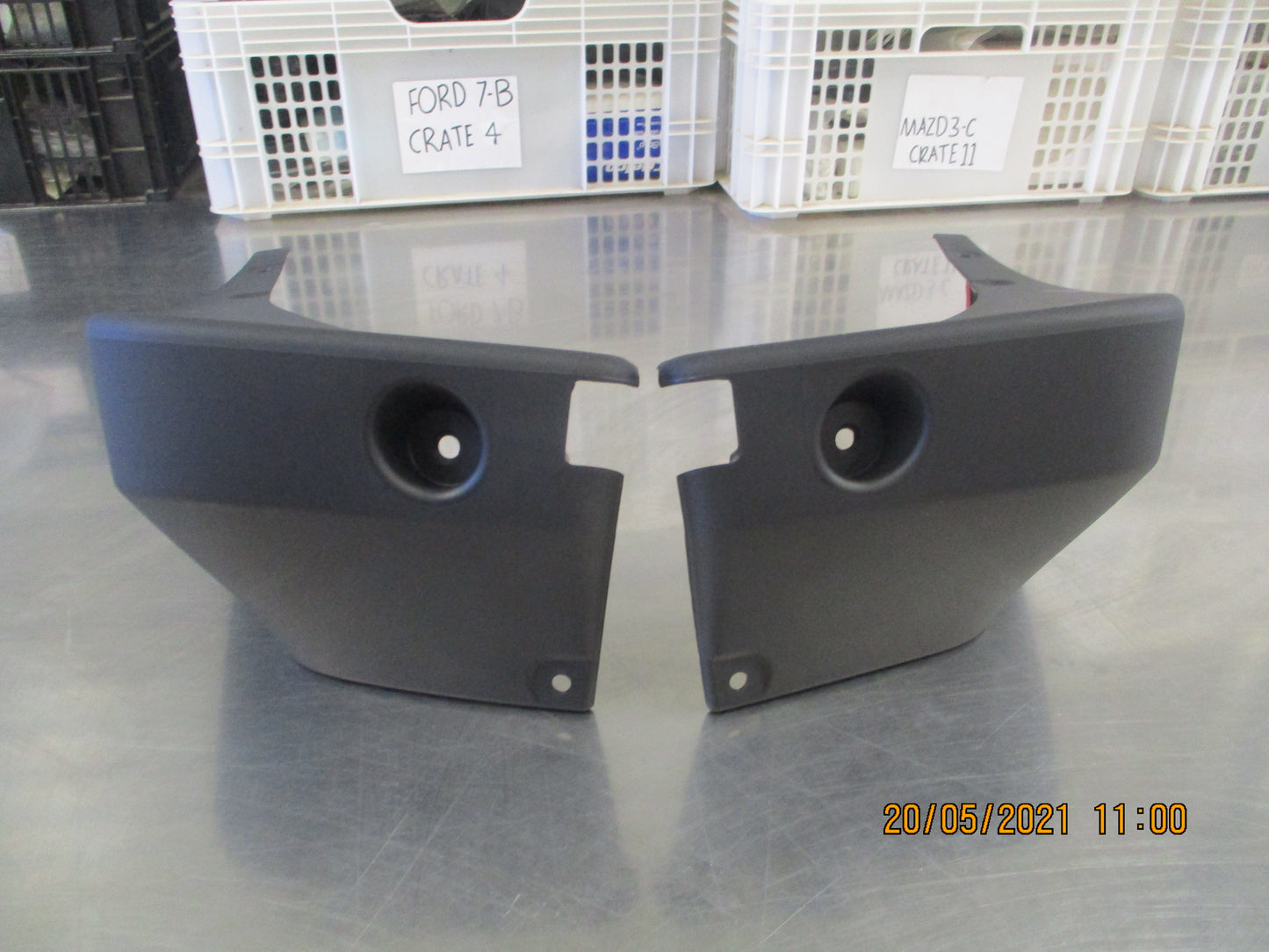 Suzuki SX4  S-Cross Genuine Moulded Rear Mudflap Set Black New Part