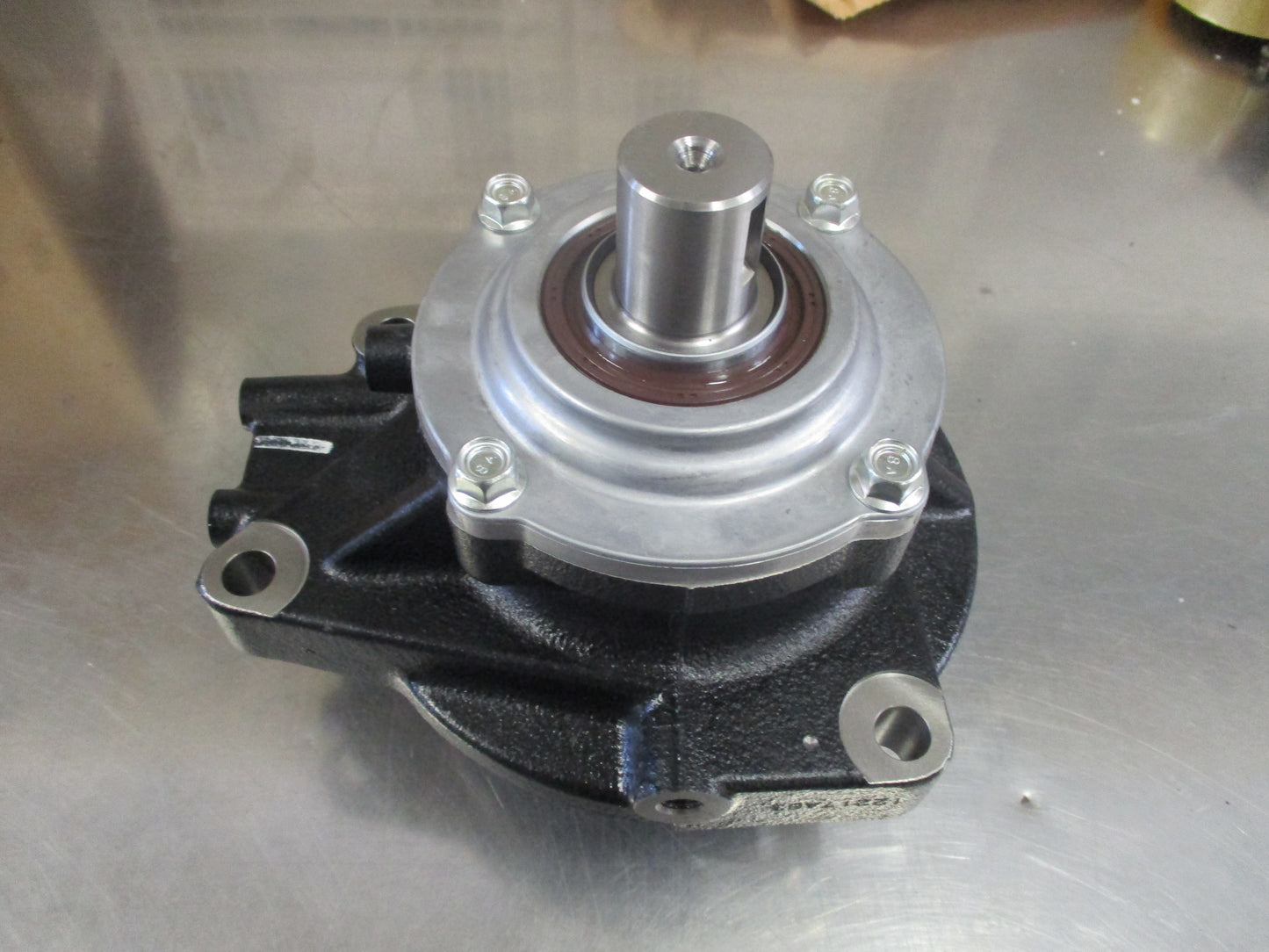 Isuzu F/C Series Truck Genuine Injector Pump Bearing Case Assembly New Part